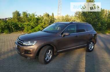 Позашляховик / Кросовер Volkswagen Touareg 2011 в Києві