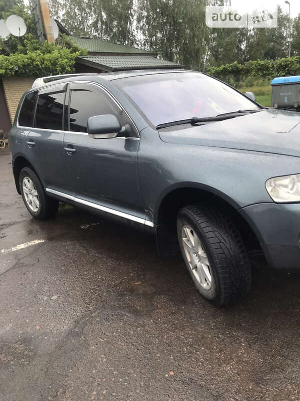 Внедорожник / Кроссовер Volkswagen Touareg 2004 в Сарнах