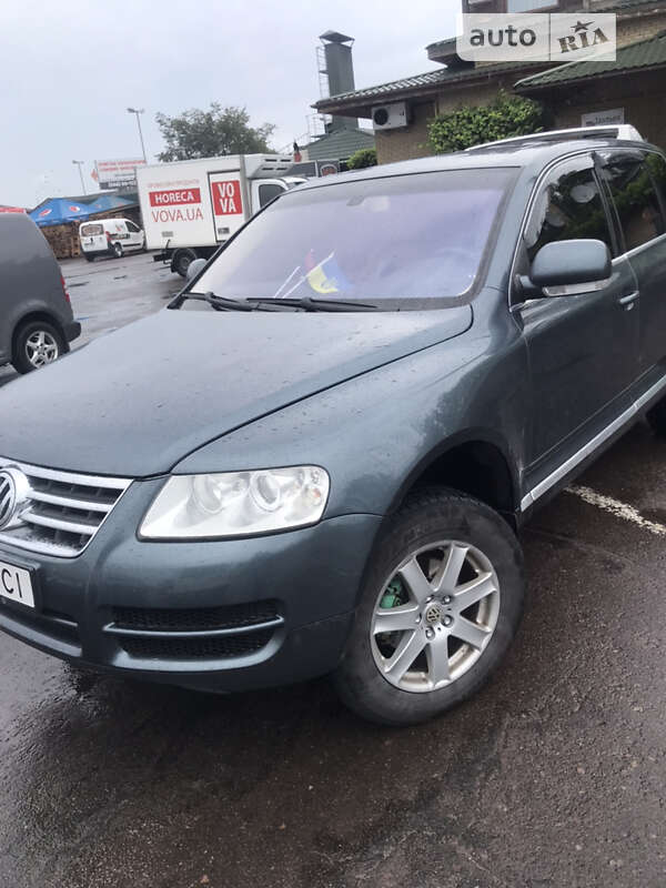 Внедорожник / Кроссовер Volkswagen Touareg 2004 в Сарнах