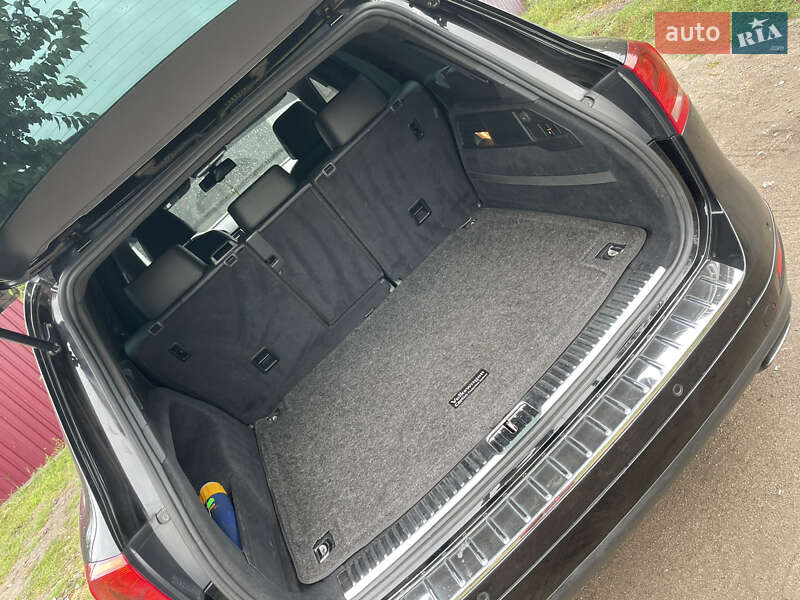 Внедорожник / Кроссовер Volkswagen Touareg 2012 в Конотопе