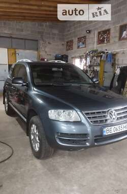 Внедорожник / Кроссовер Volkswagen Touareg 2004 в Первомайске