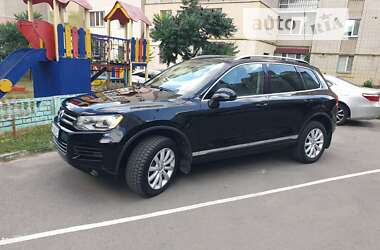 Внедорожник / Кроссовер Volkswagen Touareg 2011 в Сумах