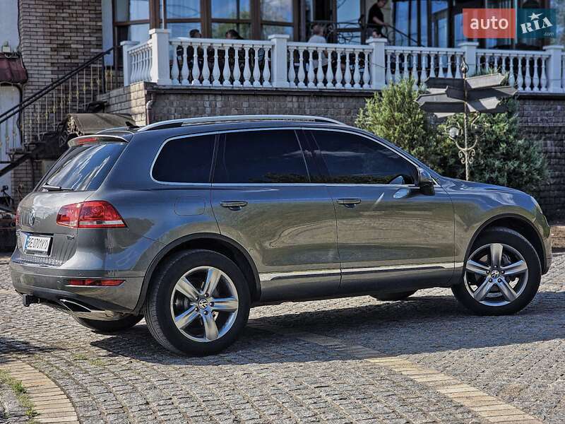 Позашляховик / Кросовер Volkswagen Touareg 2011 в Первомайську
