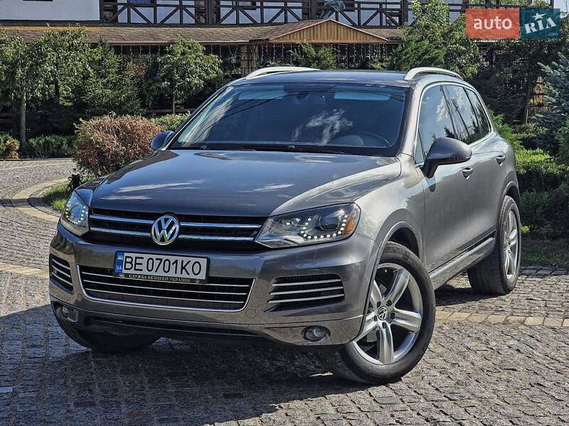 Позашляховик / Кросовер Volkswagen Touareg 2011 в Первомайську