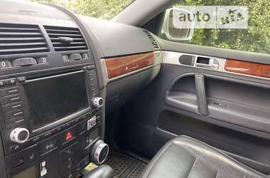 Позашляховик / Кросовер Volkswagen Touareg 2005 в Харкові