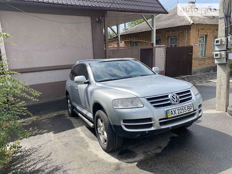 Позашляховик / Кросовер Volkswagen Touareg 2005 в Харкові