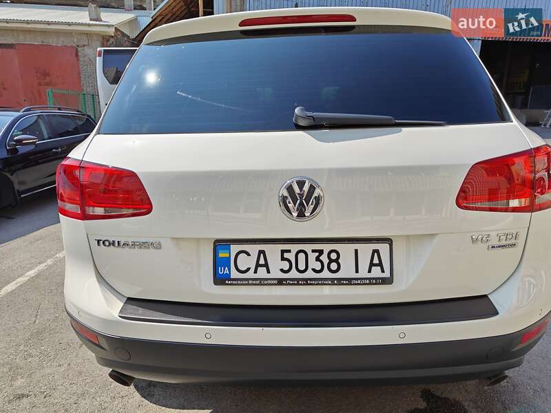 Внедорожник / Кроссовер Volkswagen Touareg 2011 в Умани