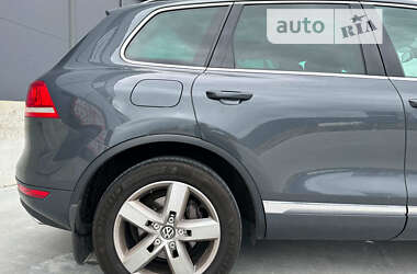 Внедорожник / Кроссовер Volkswagen Touareg 2011 в Львове