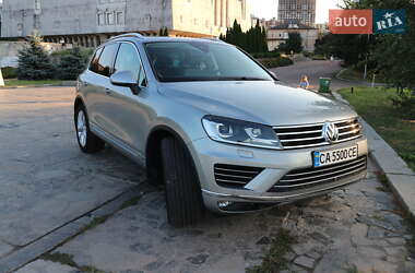 Внедорожник / Кроссовер Volkswagen Touareg 2014 в Черкассах