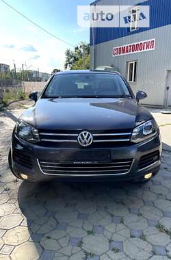 Внедорожник / Кроссовер Volkswagen Touareg 2012 в Харькове