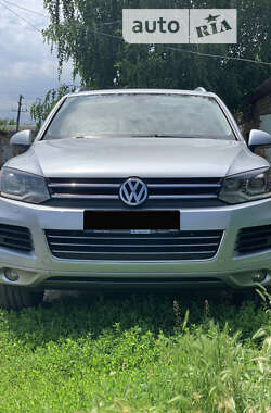 Внедорожник / Кроссовер Volkswagen Touareg 2011 в Харькове