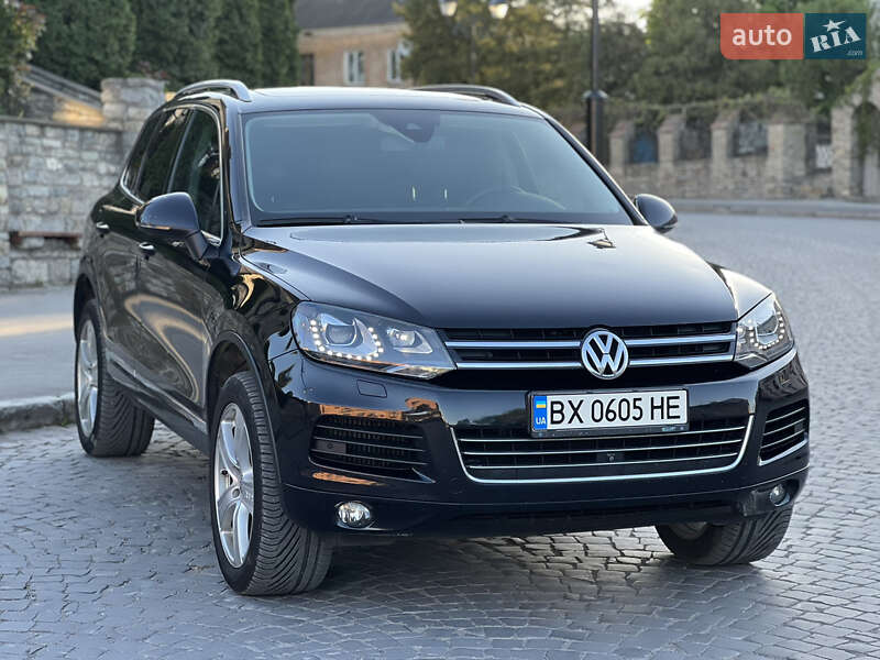 Внедорожник / Кроссовер Volkswagen Touareg 2012 в Каменец-Подольском