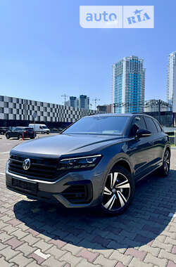 Позашляховик / Кросовер Volkswagen Touareg 2018 в Одесі