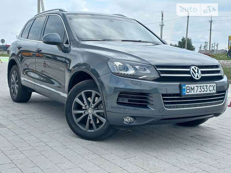 Внедорожник / Кроссовер Volkswagen Touareg 2013 в Львове