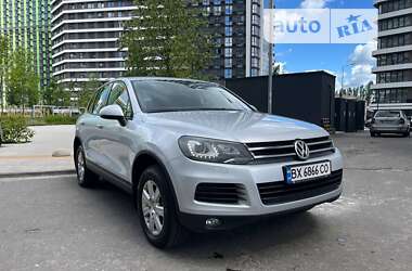 Позашляховик / Кросовер Volkswagen Touareg 2011 в Києві