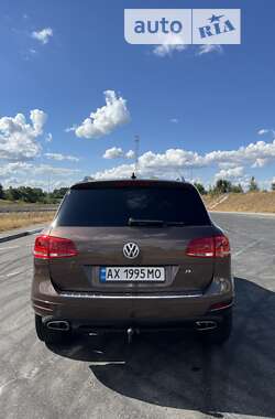 Позашляховик / Кросовер Volkswagen Touareg 2010 в Полтаві