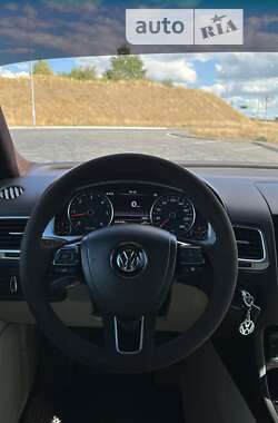 Позашляховик / Кросовер Volkswagen Touareg 2010 в Полтаві