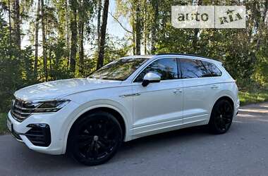 Позашляховик / Кросовер Volkswagen Touareg 2018 в Житомирі