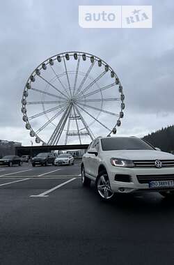 Внедорожник / Кроссовер Volkswagen Touareg 2011 в Тернополе