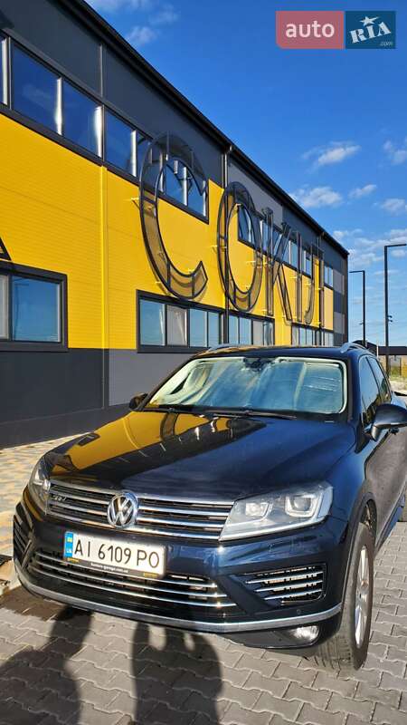 Внедорожник / Кроссовер Volkswagen Touareg 2017 в Киеве