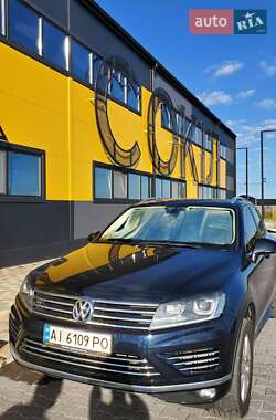 Внедорожник / Кроссовер Volkswagen Touareg 2017 в 