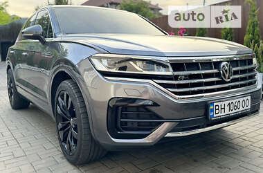 Позашляховик / Кросовер Volkswagen Touareg 2019 в Одесі