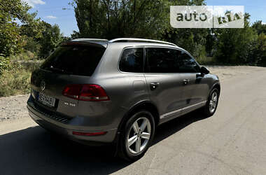 Позашляховик / Кросовер Volkswagen Touareg 2013 в Дніпрі