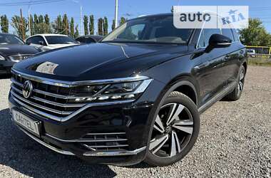 Внедорожник / Кроссовер Volkswagen Touareg 2022 в Киеве