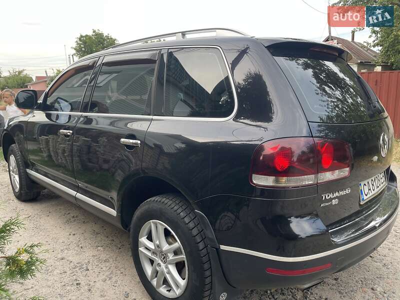 Внедорожник / Кроссовер Volkswagen Touareg 2010 в Умани