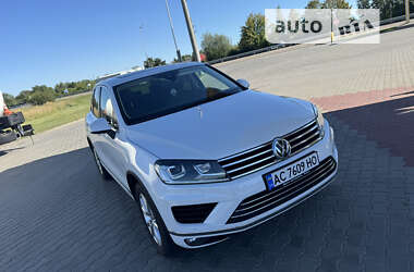 Внедорожник / Кроссовер Volkswagen Touareg 2015 в Ковеле