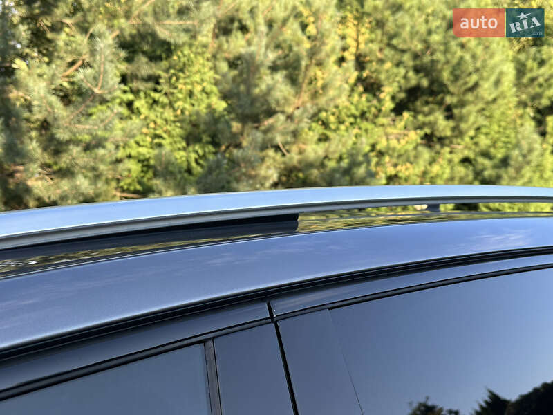Внедорожник / Кроссовер Volkswagen Touareg 2011 в Ровно