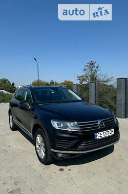 Внедорожник / Кроссовер Volkswagen Touareg 2014 в Черновцах