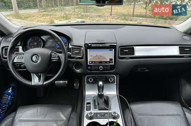 Внедорожник / Кроссовер Volkswagen Touareg 2014 в Черновцах