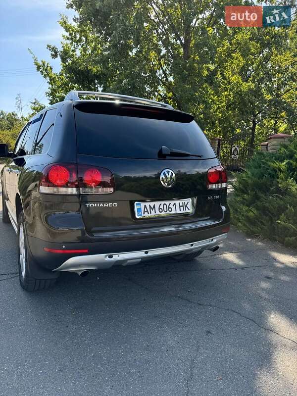 Внедорожник / Кроссовер Volkswagen Touareg 2007 в Малине