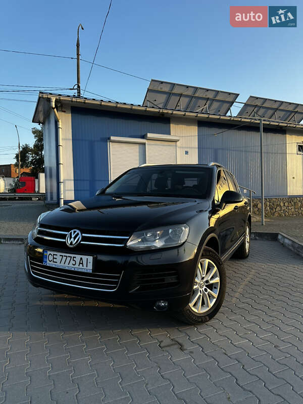 Внедорожник / Кроссовер Volkswagen Touareg 2012 в Хмельницком