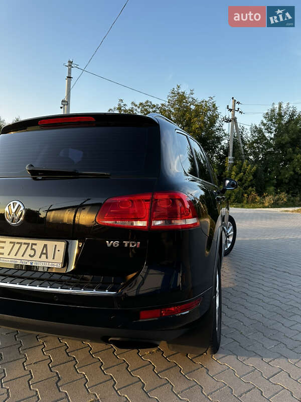 Внедорожник / Кроссовер Volkswagen Touareg 2012 в Хмельницком