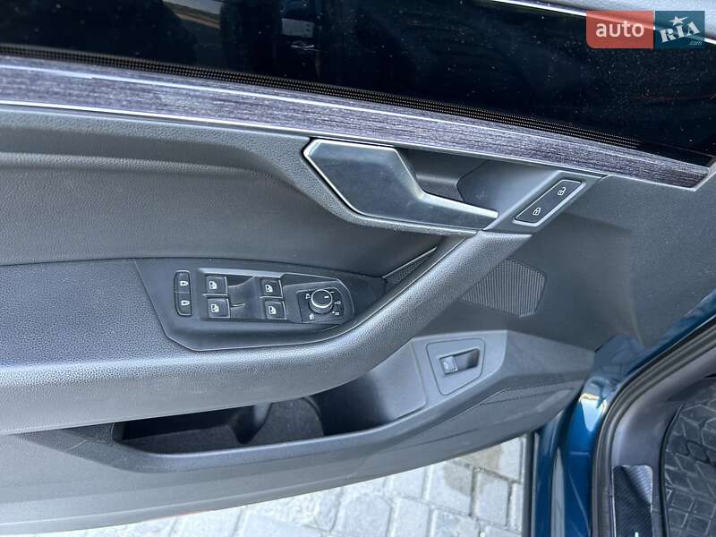 Внедорожник / Кроссовер Volkswagen Touareg 2018 в Днепре фото 12 Внедорожник / Кроссовер Volkswagen Touareg 2018 в Днепре