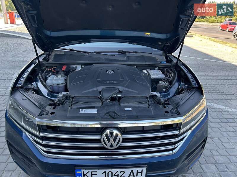 Внедорожник / Кроссовер Volkswagen Touareg 2018 в Днепре фото 8 Внедорожник / Кроссовер Volkswagen Touareg 2018 в Днепре