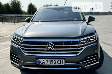 Позашляховик / Кросовер Volkswagen Touareg 2021 в Києві