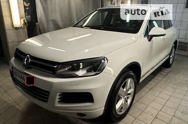 Внедорожник / Кроссовер Volkswagen Touareg 2012 в Киеве