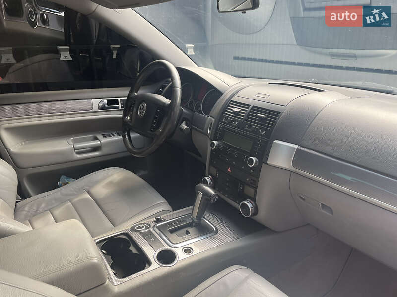 Внедорожник / Кроссовер Volkswagen Touareg 2007 в Иршаве