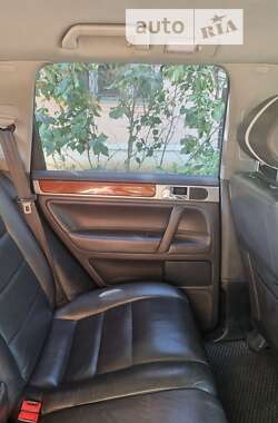 Позашляховик / Кросовер Volkswagen Touareg 2006 в 