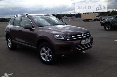 Внедорожник / Кроссовер Volkswagen Touareg 2013 в Киеве