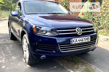 Внедорожник / Кроссовер Volkswagen Touareg 2012 в Киеве