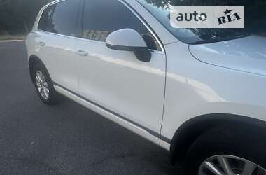 Внедорожник / Кроссовер Volkswagen Touareg 2012 в Киеве