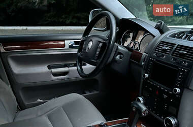 Внедорожник / Кроссовер Volkswagen Touareg 2005 в 