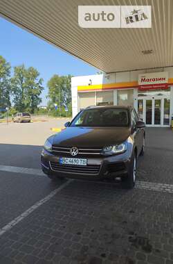 Внедорожник / Кроссовер Volkswagen Touareg 2012 в Львове