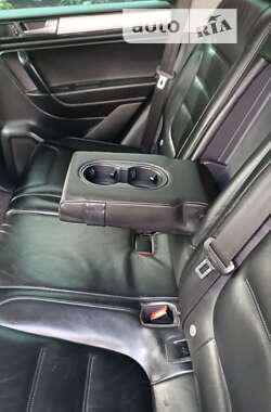 Внедорожник / Кроссовер Volkswagen Touareg 2011 в 