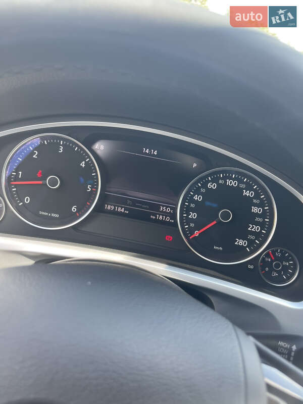 Позашляховик / Кросовер Volkswagen Touareg 2017 в Кропивницькому