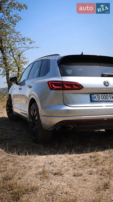 Внедорожник / Кроссовер Volkswagen Touareg 2021 в 